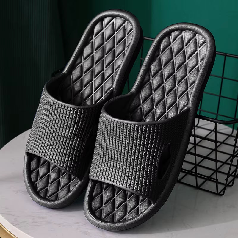 Men Indoor Home Slippers Summer Non-Slip Flip Flops Bath Slippers Couple Family Flat Shoes Hotel Sandal Slides